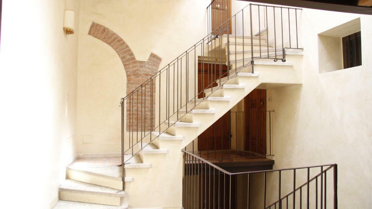Comecasatua - Il Vicoletto Verona Exteriör bild